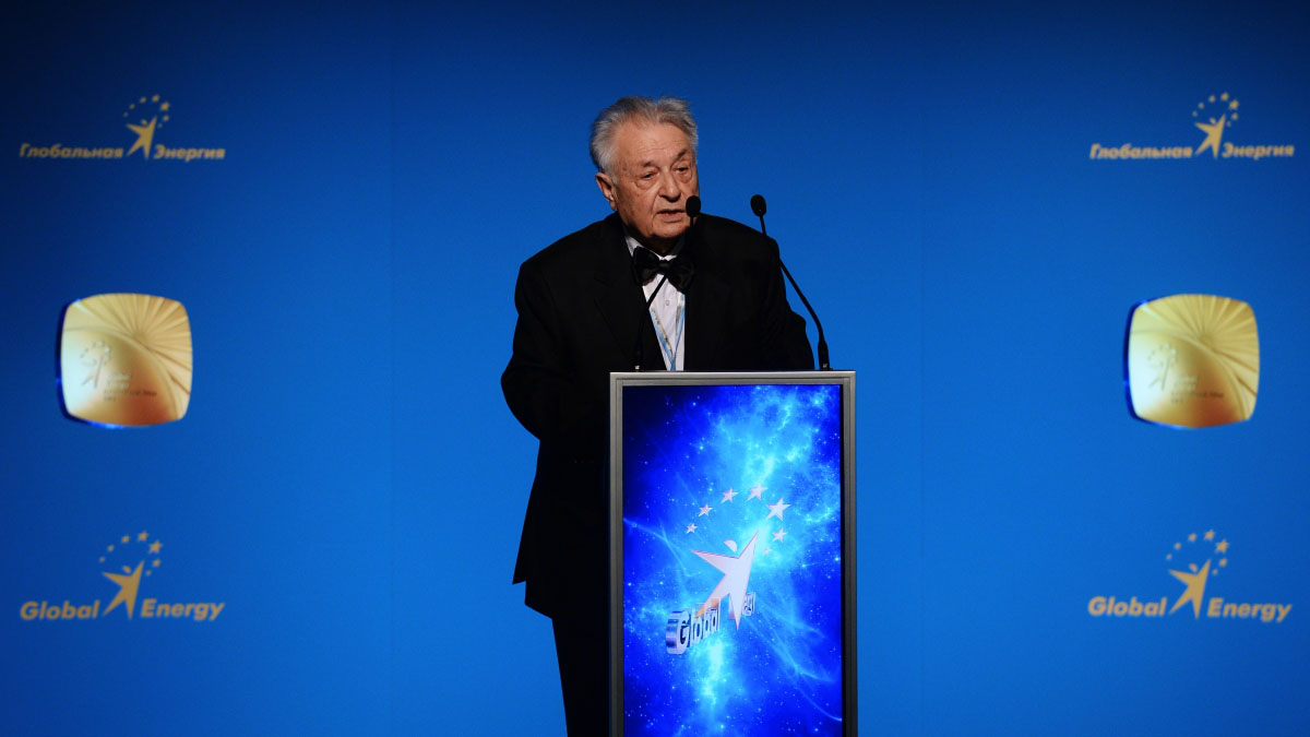 Умер академик РАН Ашот Саркисов