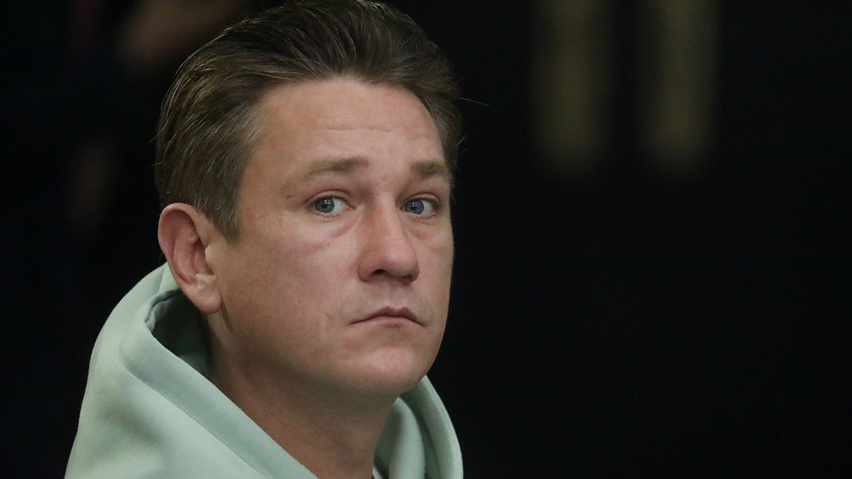 Звезда «Стиляг» Шагин вызвал полицию после получения статуэтки от неизвестного