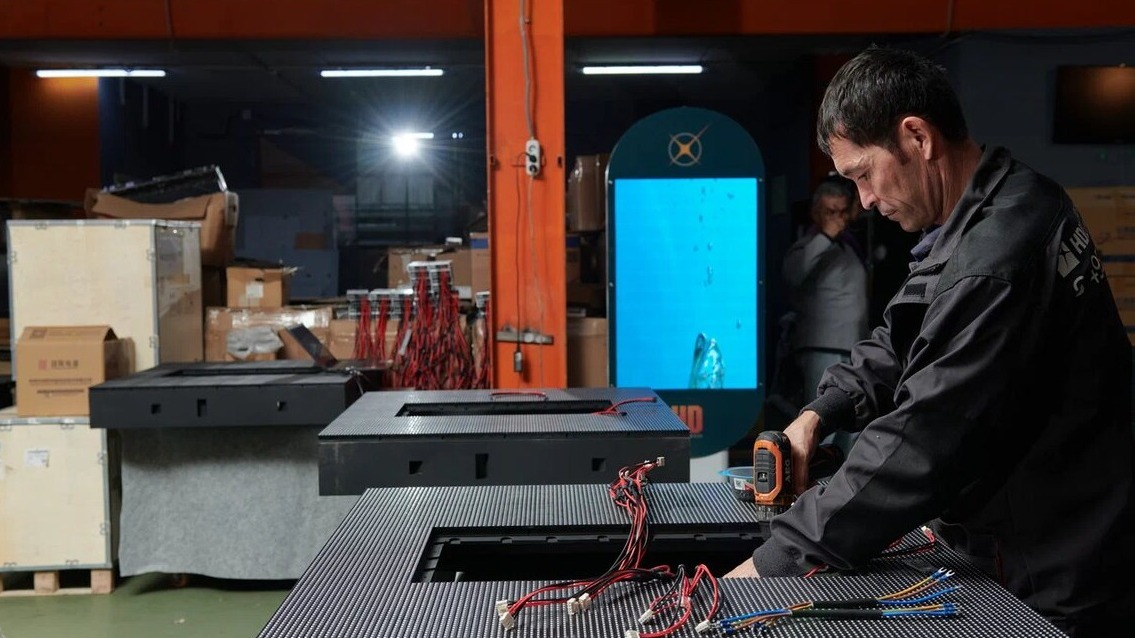 Владислав Овчинский: В Москве увеличили производство LED-экранов 