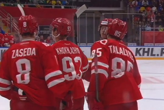 Команда «Спартак» проиграла «Салавату Юлаеву» в домашнем матче чемпионата КХЛ