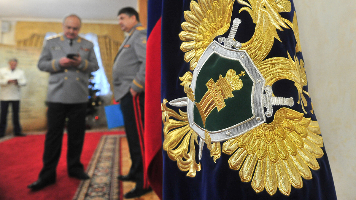 Прокуратура контролирует ход дела об ограблении мужчины в Подмосковье