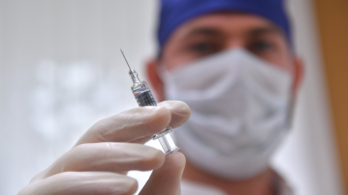 Онколог Серяков рассказал про эффективность новой вакцины от рака