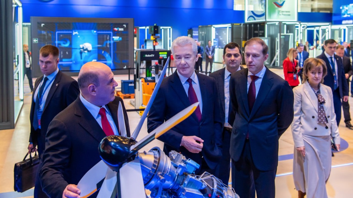 Собянин и Мишустин посетили форум «Сделано в России — 2022»