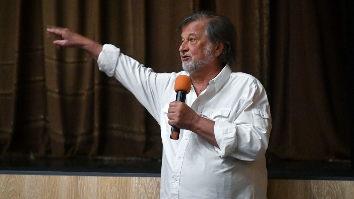 Композитор, режиссер Алексей Рыбников во время репетиции оперы-драмы «Le Prince Andre. Князь Андрей Болконский» по мотивам романа Льва Толстого «Война и мир»