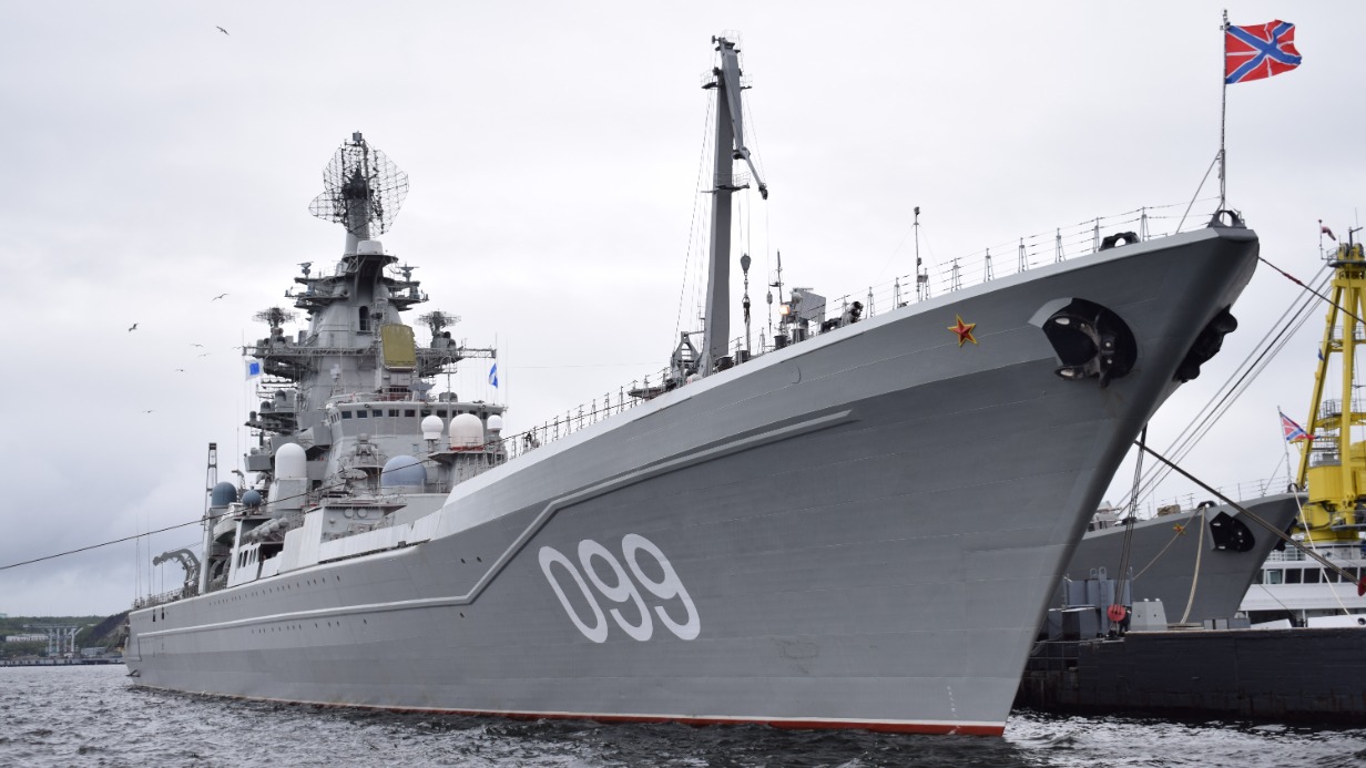 Атомный крейсер «Петр Великий» вышел на учения в Баренцево море