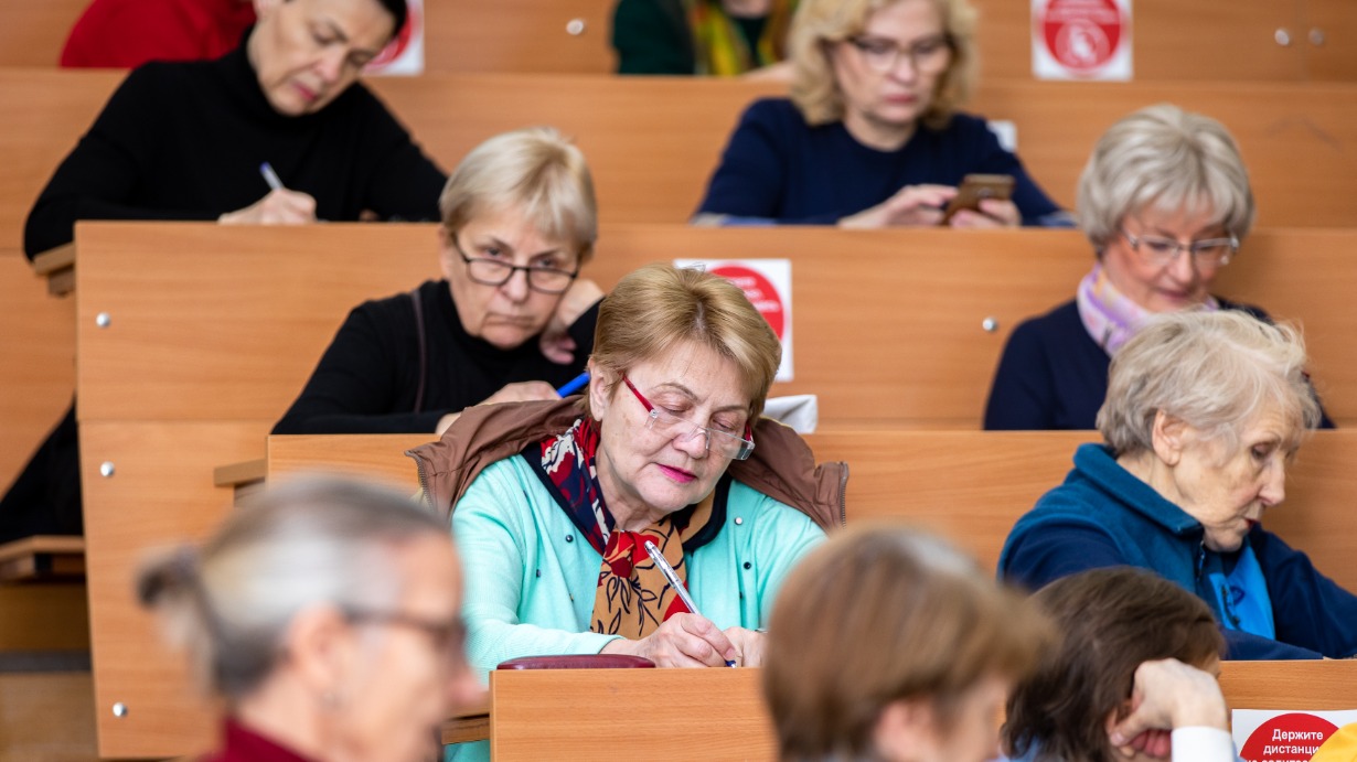 Горожан старшего поколения приглашают на занятия по истории искусств в проекте «Московское долголетие»