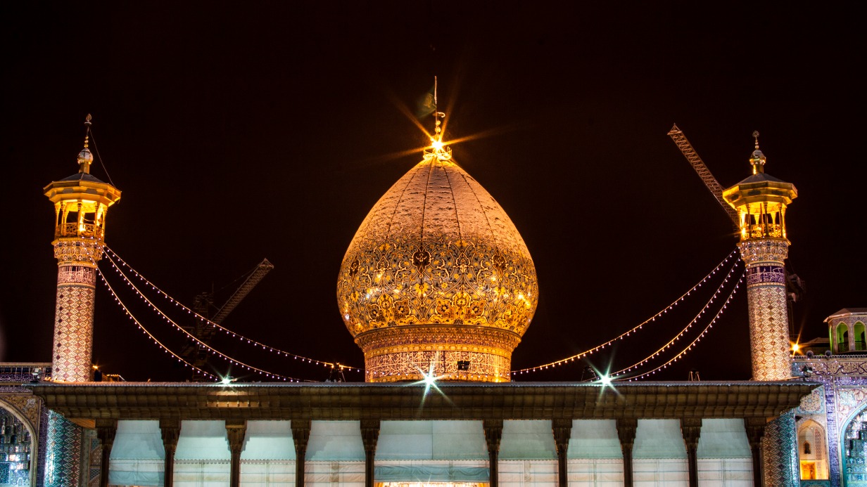 В результате теракта у мавзолея Шах-Черах в Иране погибли 15 человек