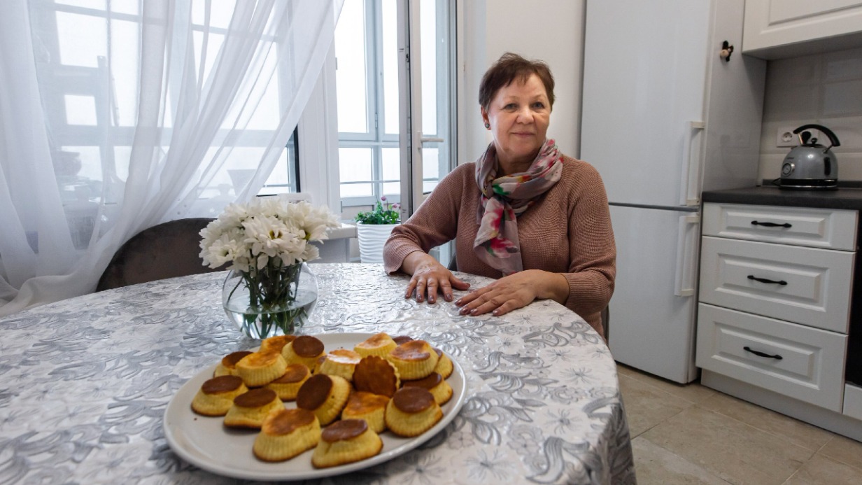 Жительница района Фили-Давыдково Антонина Агашкова довольна своей уютной просторной кухней в доме, куда она переехала по программе реновации