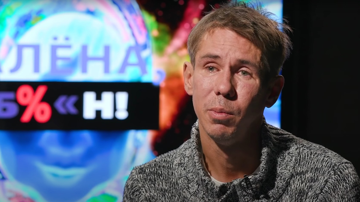 «Его сильно держат за одно место»: Панин прокомментировал увольнение Назарова из театра