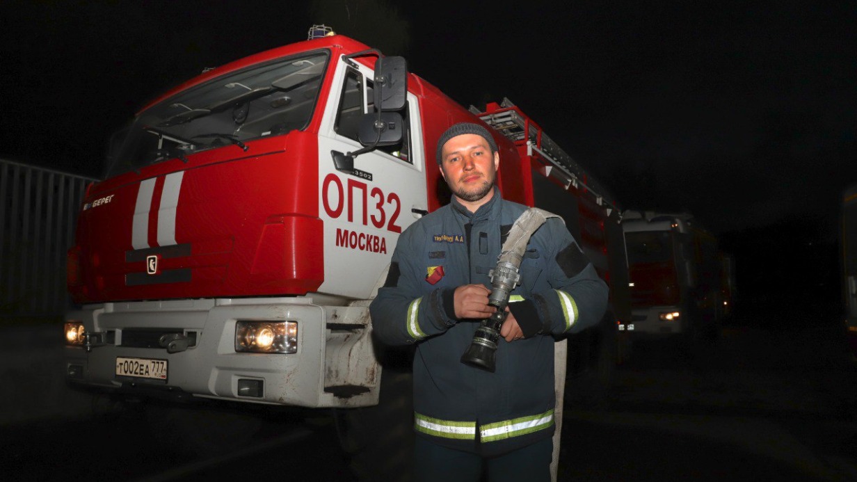 Андрей Тюрников вместе с коллегами боролся с огнем в заповеднике