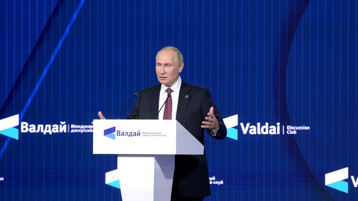 Путин заявил, что в переносе столицы в центр России нет необходимости