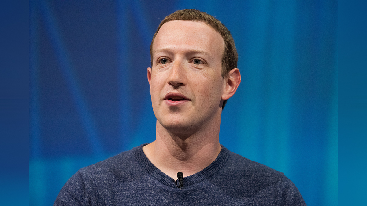 Цукерберг лайкает фото невесты Безоса: реакция в соцсетях