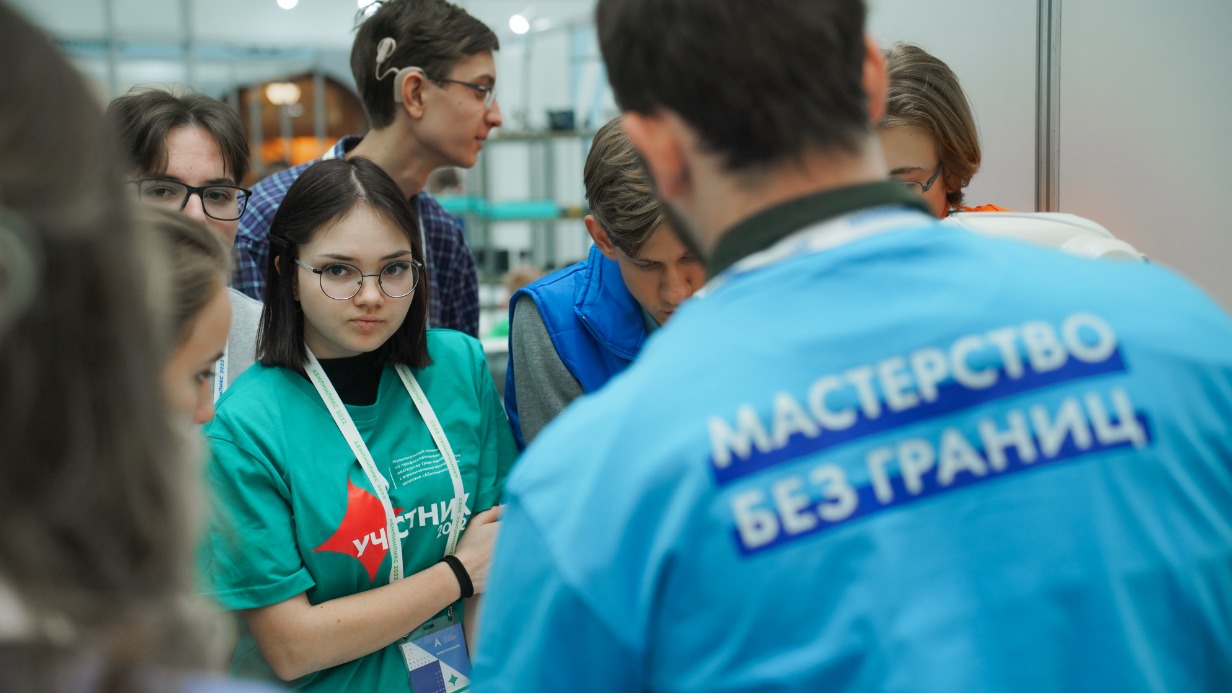 Около 300 горожан посетили стенд службы занятости на «Абилимпиксе» в первый день чемпионата