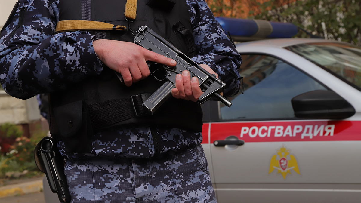 Пьяный мужчина устроил дебош при заселении в хостел на востоке Москвы