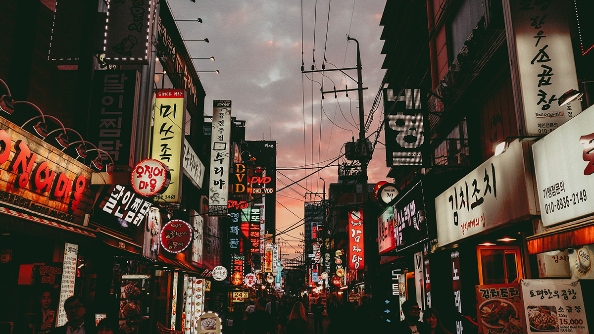 Грузовик с удобрениями протаранил толпу людей в Южной Корее