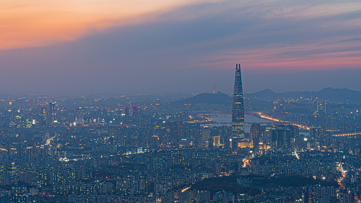 Работу парламента Южной Кореи приостановили после введения военного положения