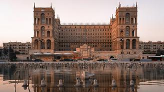 Делегация армян Карабаха направилась на встречу с представителями Баку в Евлахе