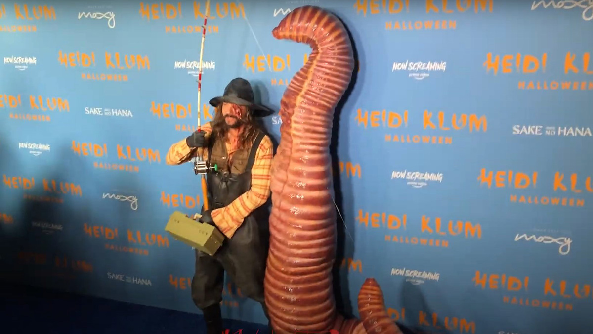 Хайди Клум появилась на праздновании Хеллоуина в костюме дождевого червя