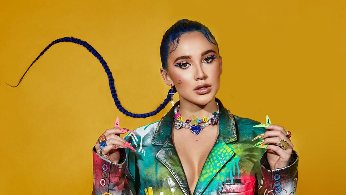 Зачем песни Мии Бойки хотят включить в школьную программу