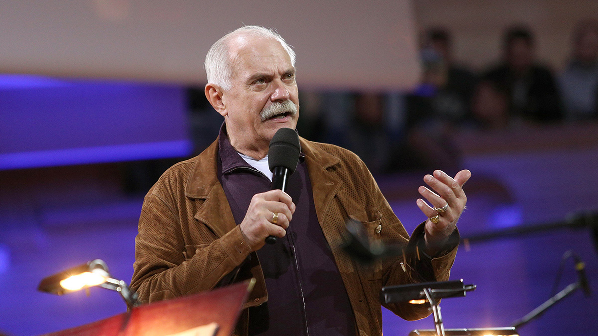 «Коварная бактерия»: названа главная опасность для попавшего в больницу Михалкова