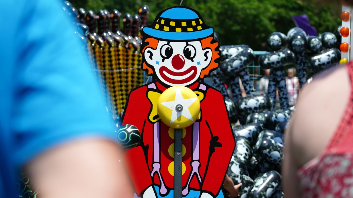 Остались клоуны: лица западных политиков