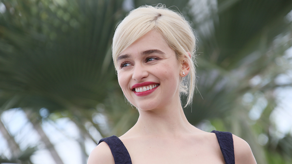 Украинцы начали отменять британскую актрису Эмилию Кларк за русский язык