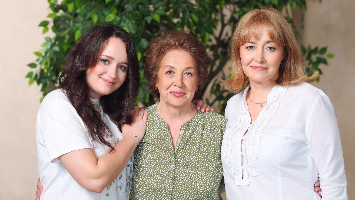 (Слева направо) Александра Тихонова, Нелля Александровна Камадеева, Юлия Валерьевна Ковыляева