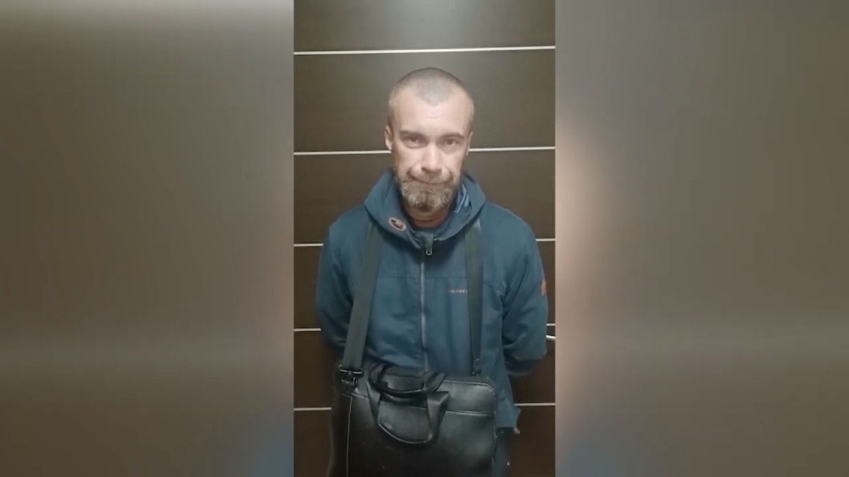 Мужчина с отверткой ограбил столичный салон сотовой связи