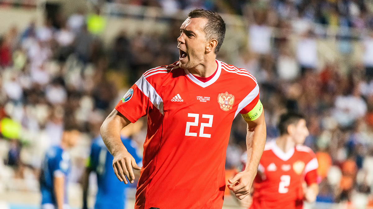 «Телефон в одно место засуну»: Дзюба нагрубил журналисту из-за неудобного вопроса