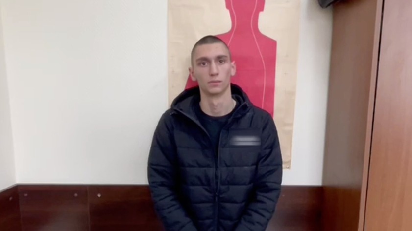 Молодой человек выхватил телефон у москвички в центре столицы и сбежал