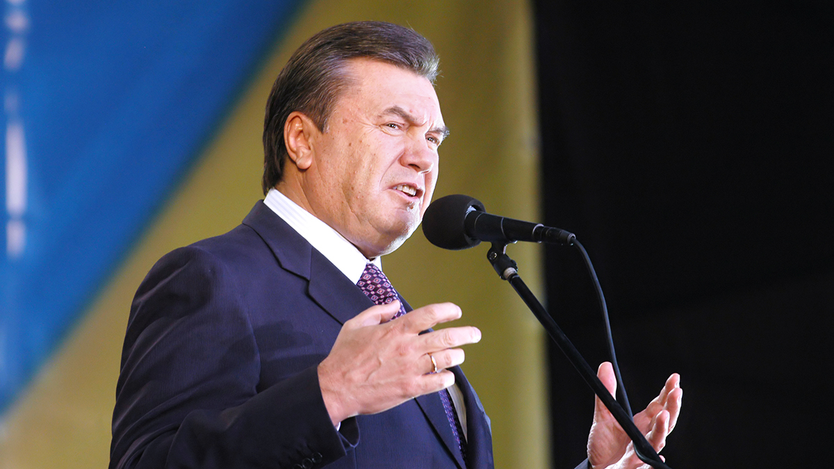 Похожего на Януковича человека заметили на Канарах