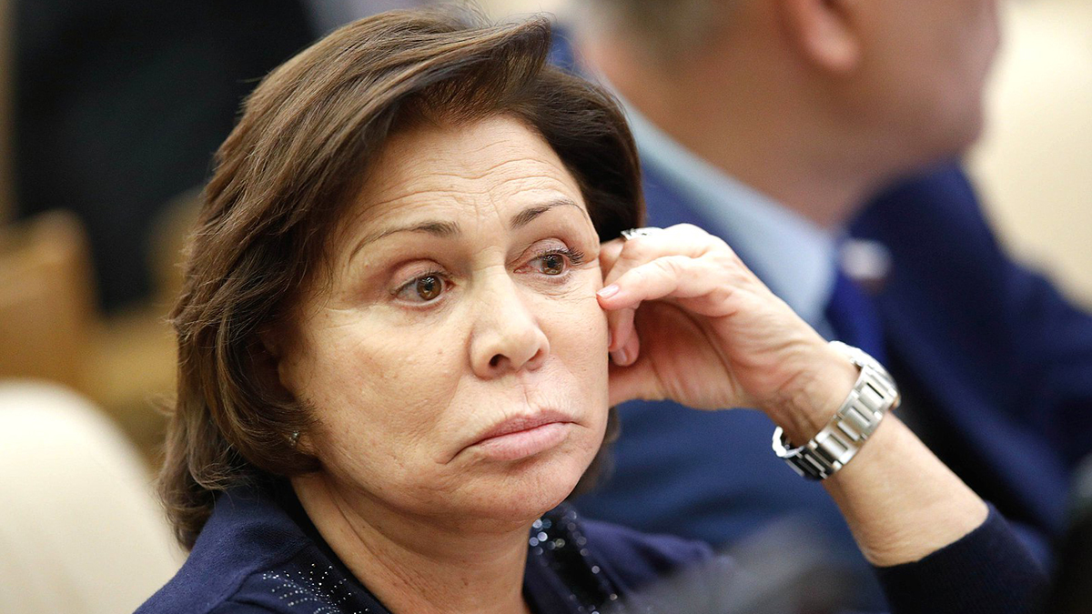 Депутат Госдумы Роднина пожаловалась, что из-за санкций не может путешествовать