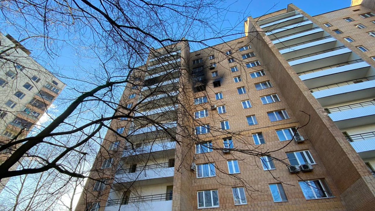 СК проводит проверку по факту гибели молодого человека в пожаре на востоке столицы
