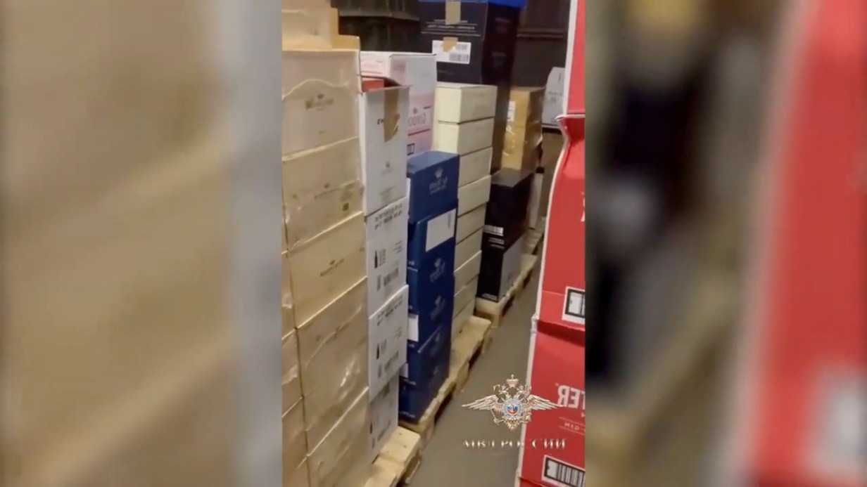 Трое преступников задержаны за контрабанду 40 тонн алкоголя в Москве