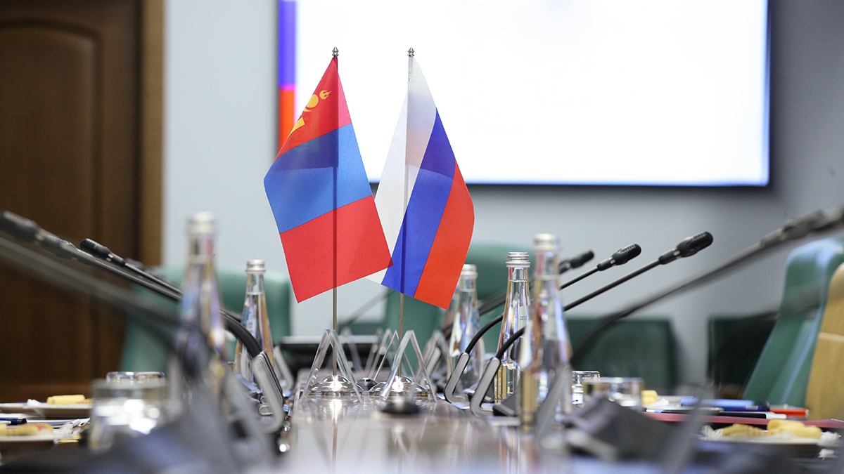 Путин прибыл на церемонию официальной встречи с президентом Монголии