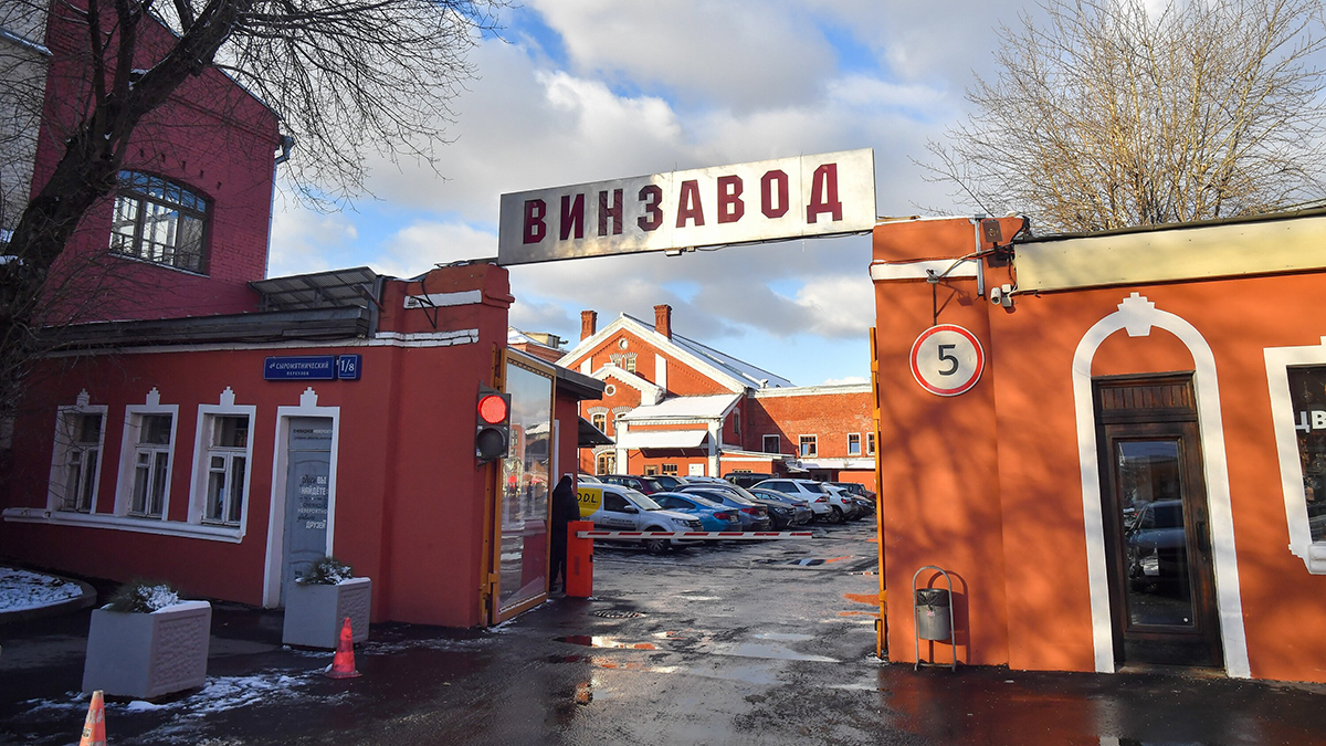 СМИ: Неизвестные устроили погром в галерее на «Винзаводе»