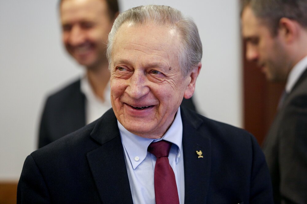 «Очень больно»: Тарасова не смогла сдержать слез, комментируя смерть Горшкова