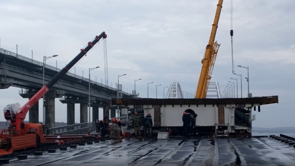 Завершилась установка четырех пролетов на автодорожной части Крымского моста