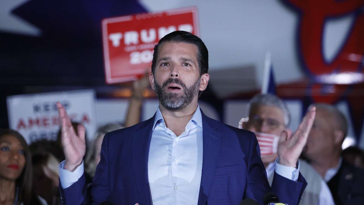 Сын Трампа высмеял финансирование Киева Вашингтоном