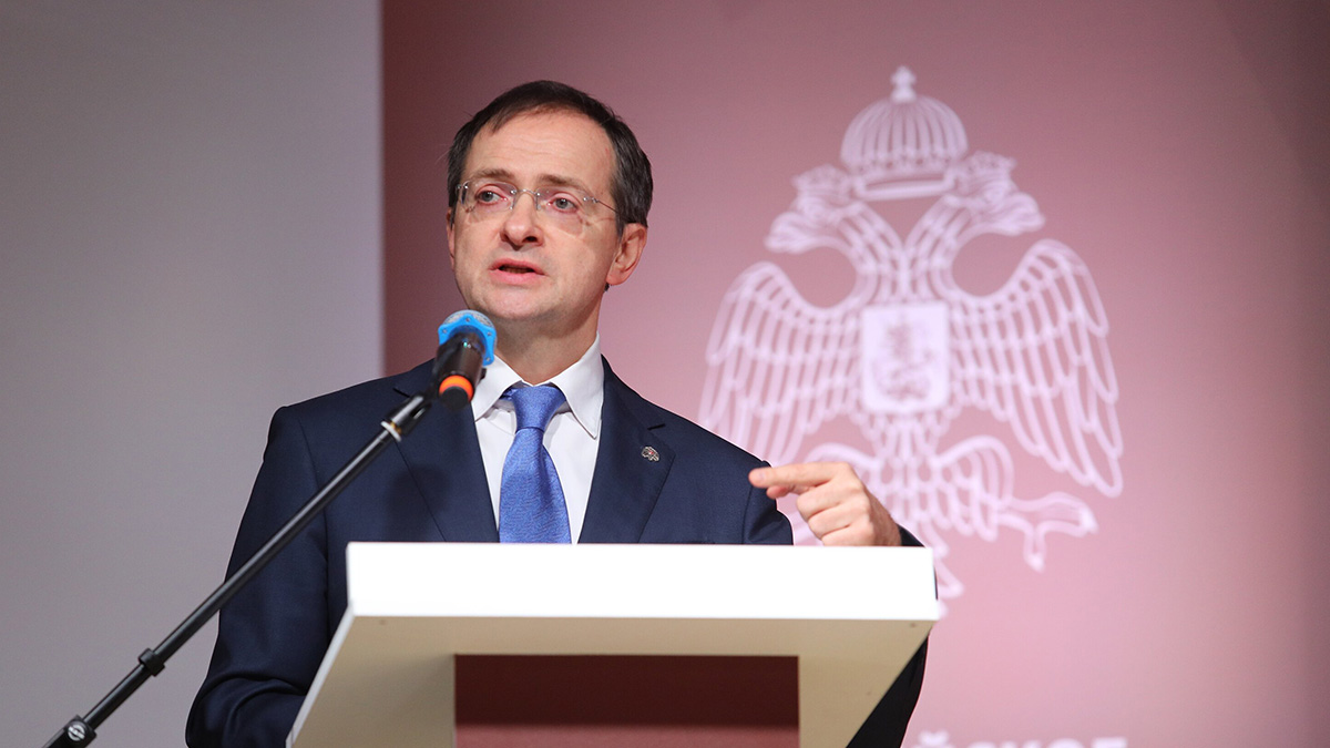 Мединский предложил убрать из школьной программы «бесполезный» предмет