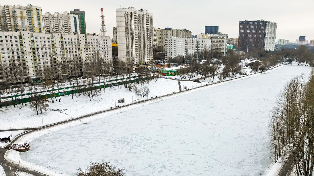 Мазиловский пруд очистили и привели в порядок на западе Москвы