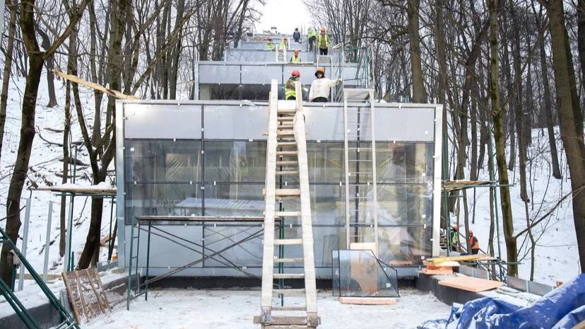 Основное строительство эскалаторной галереи на Воробьевых горах завершится в этом году