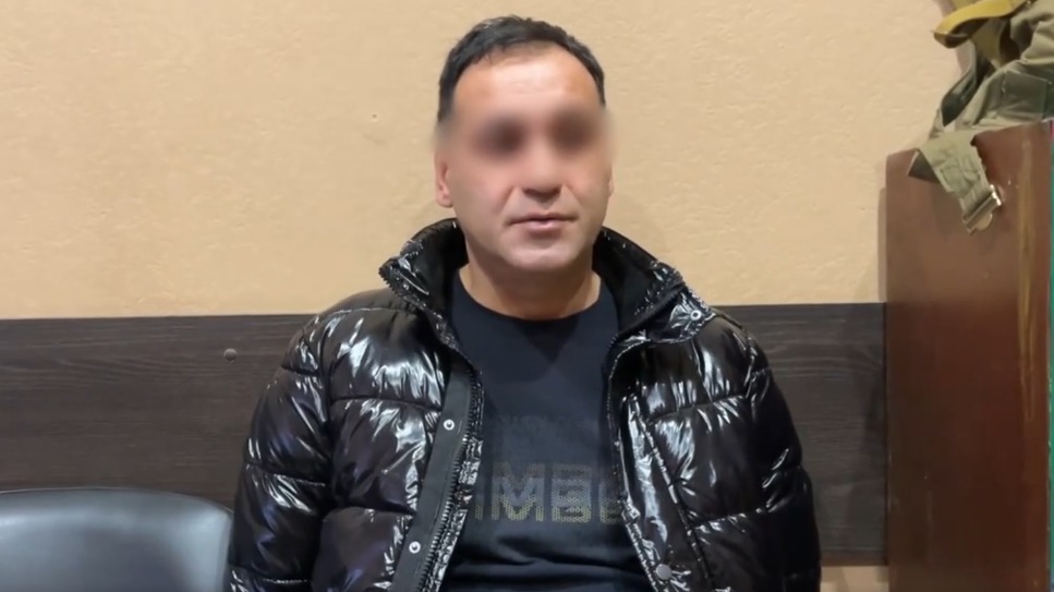 Мужчина в Подмосковье помогал пенсионеркам донести сумки до дома, а потом обчищал их квартиры