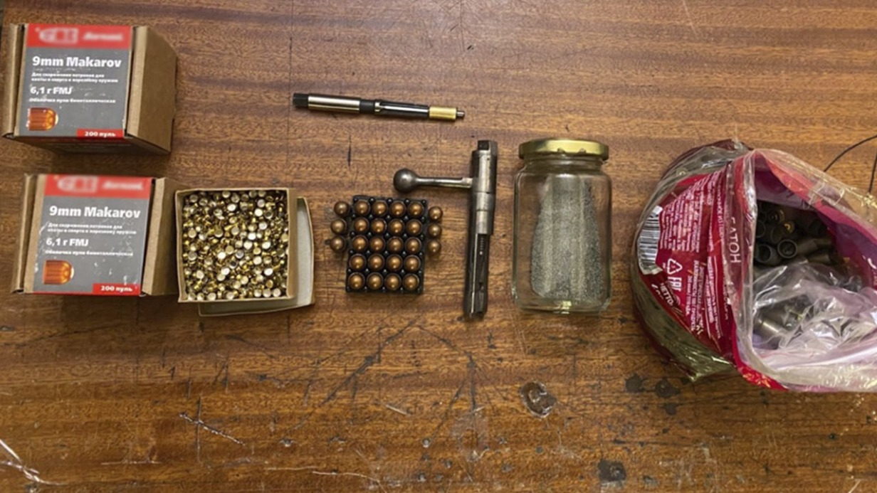 Москвич устроил оружейную мастерскую в квартире на западе столицы