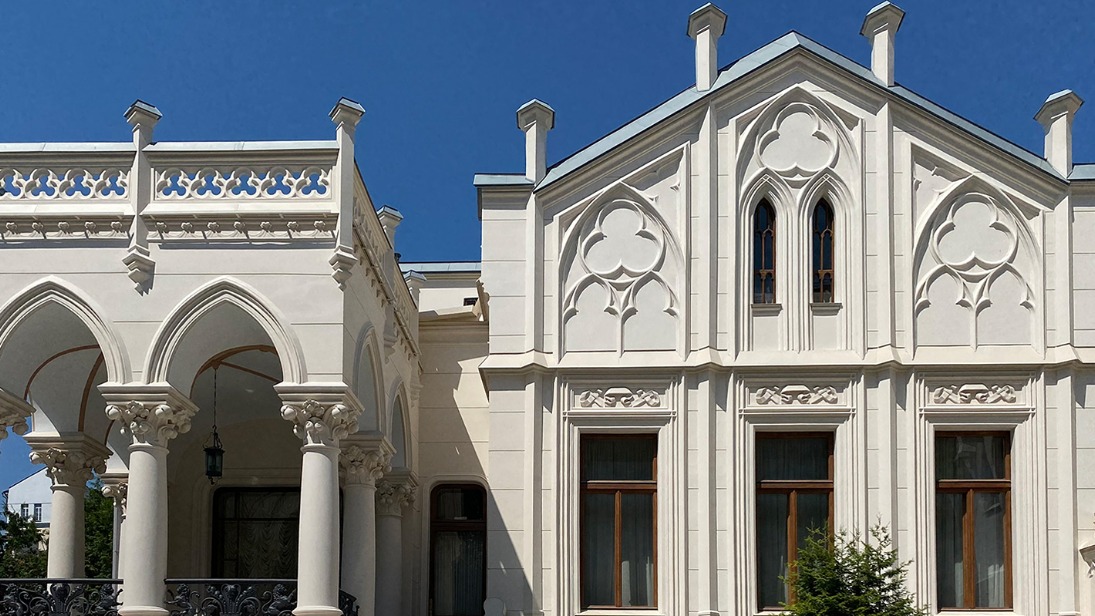 Москвичам рассказали, как в столице восстанавливают здания архитектора Шехтеля