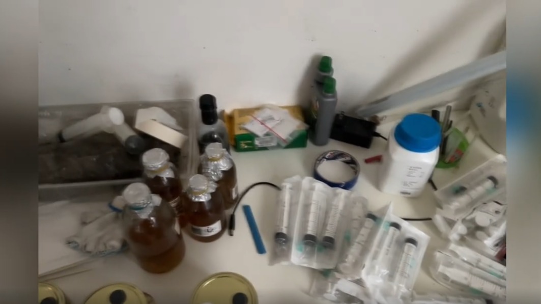 Москвич организовал нарколабораторию в доме у родителей в Калужской области