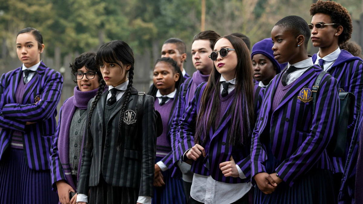 «Весь мир примкнул к экранам»: почему стоит посмотреть новый сериал Тима Бертона «Уэнздей» 