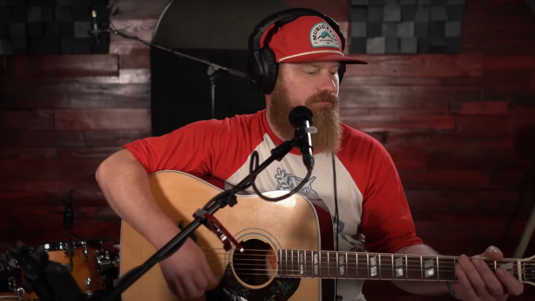 Американский певец Джейк Флинт скончался спустя 37 часов после своей свадьбы