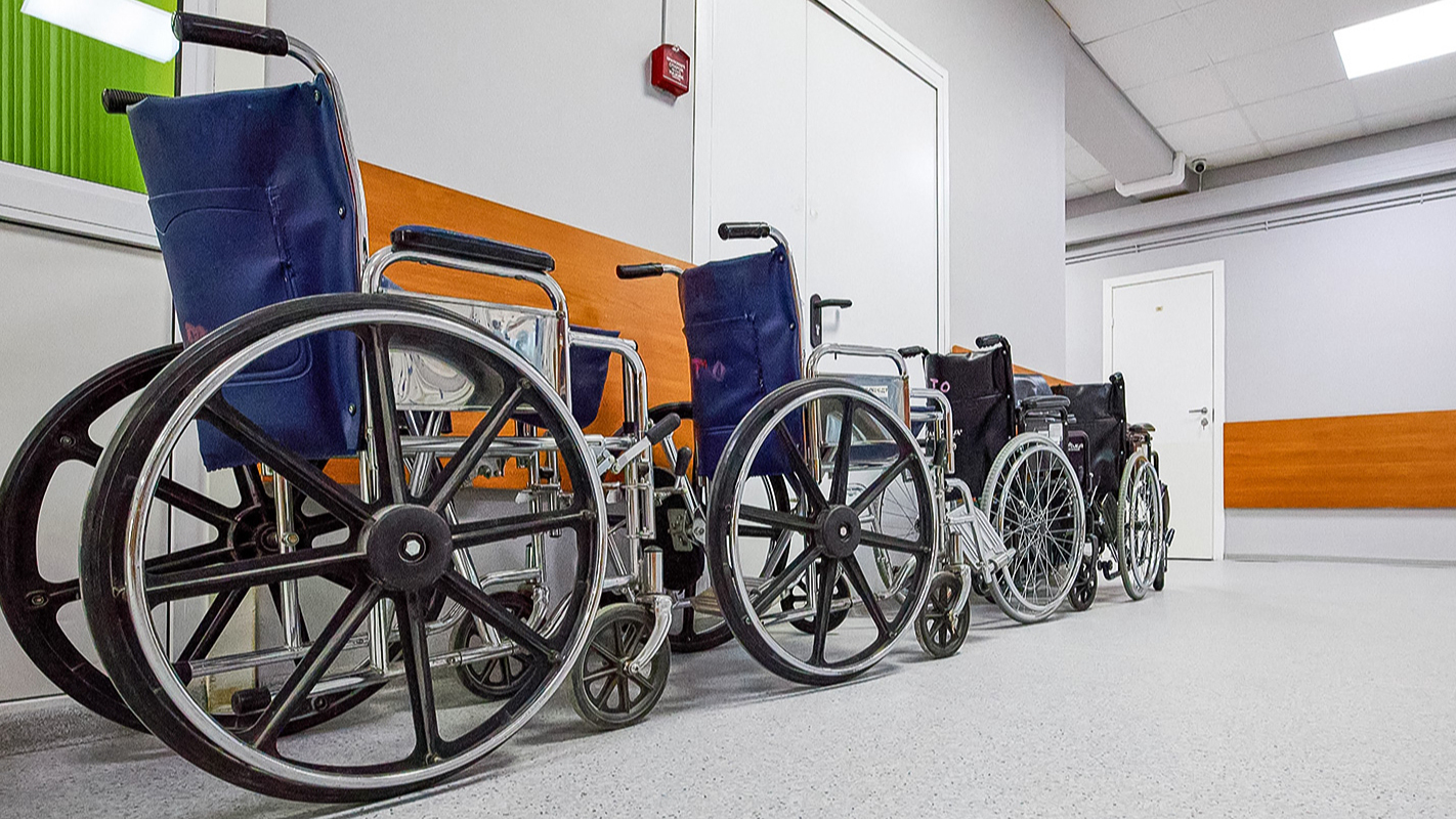 «МоскваПомогает»: Столица обеспечит жителей Донецка и Луганска техсредствами реабилитации