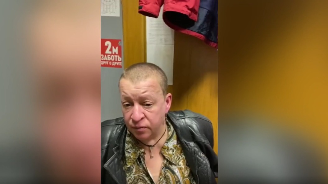  Пассажирка метро напала с ножом на москвичку за громкий разговор по телефону